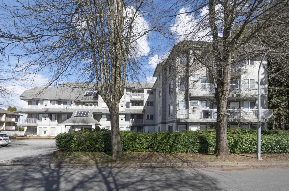 Condo for sale at 407 33407 Tessaro Crescent Abbotsford British Columbia - MLS: R3105469