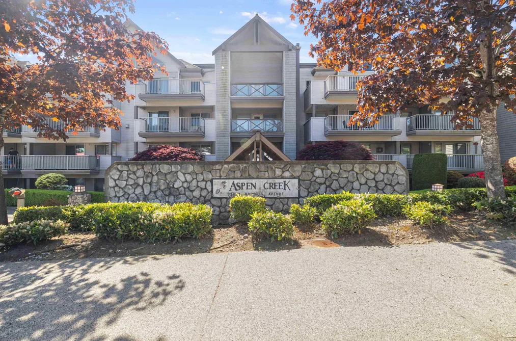 Condo for sale at 407 33478 Roberts Avenue Abbotsford British Columbia - MLS: R3118336