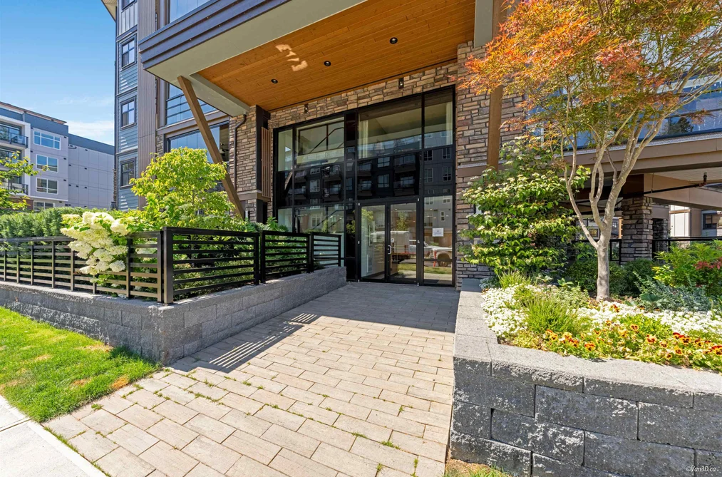Condo for sale at 407 3535 146a Street Surrey British Columbia - MLS: R3033213