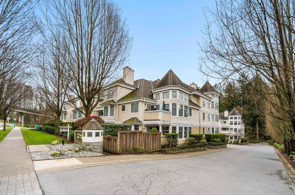 Condo for sale at 407 6820 Rumble Street Burnaby British Columbia - MLS: R3107530