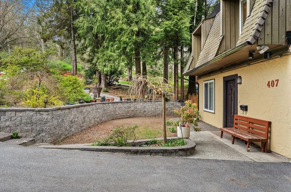 House for sale at 407 Dartmoor Drive Coquitlam British Columbia - MLS: R3125750