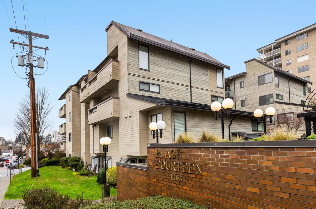 Condo for sale at 408 1363 Clyde Avenue West Vancouver British Columbia - MLS: R3078245