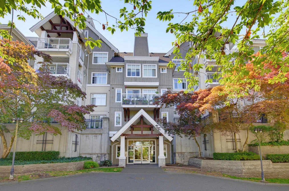 Condo for sale at 408 1428 Parkway Boulevard Coquitlam British Columbia - MLS: R3146763