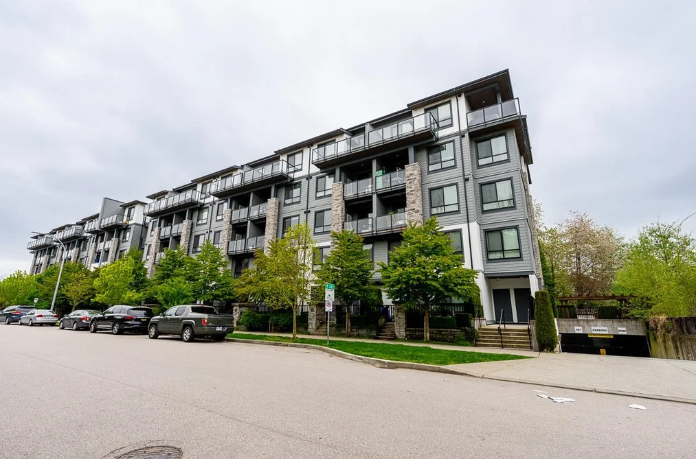 Condo for sale at 408 15351 101 Avenue Surrey British Columbia - MLS: R3114983
