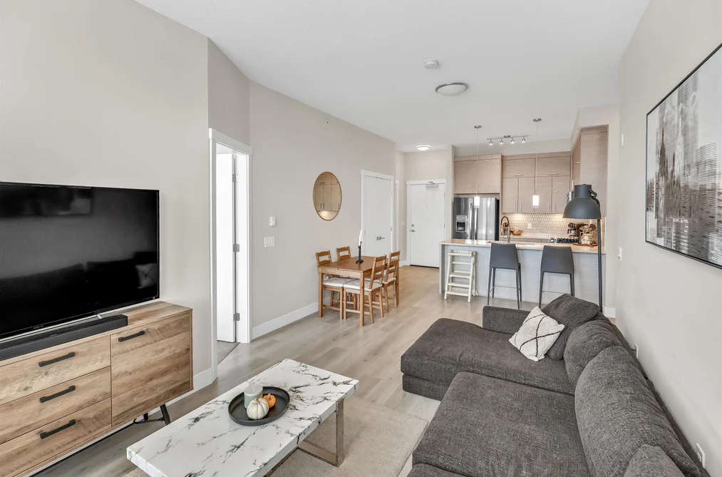 Condo for sale at 408 2120 Gladwin Road Abbotsford British Columbia - MLS: R3163796