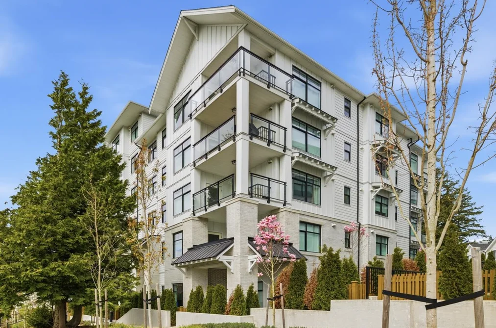 Condo for sale at 408 3317 148 Street Surrey British Columbia - MLS: R3110589