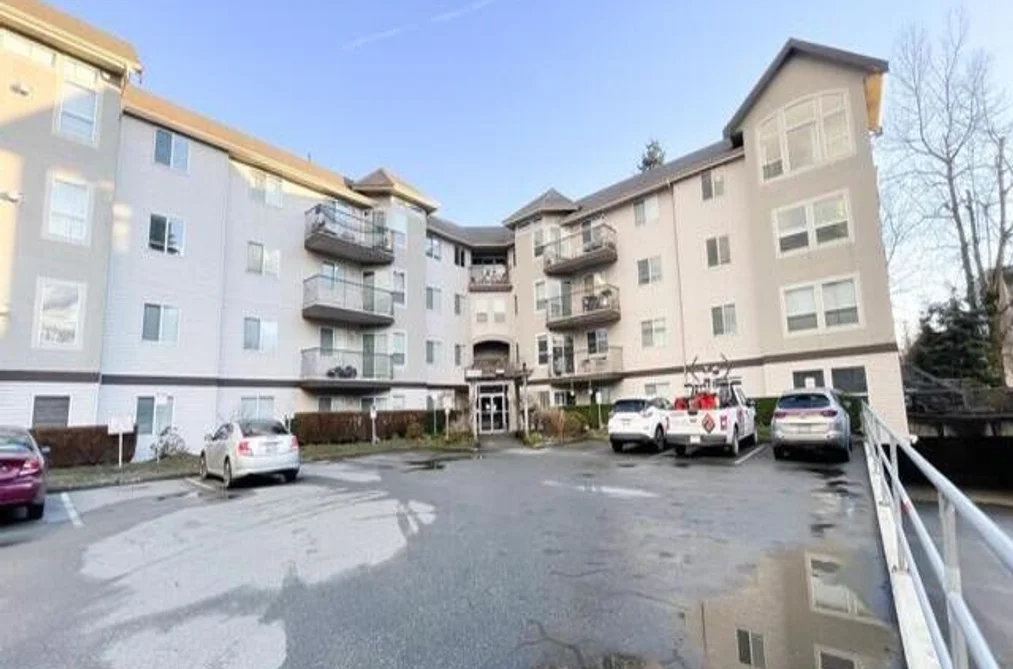 Condo for sale at 408 33480 George Ferguson Way Abbotsford British Columbia - MLS: R3115689
