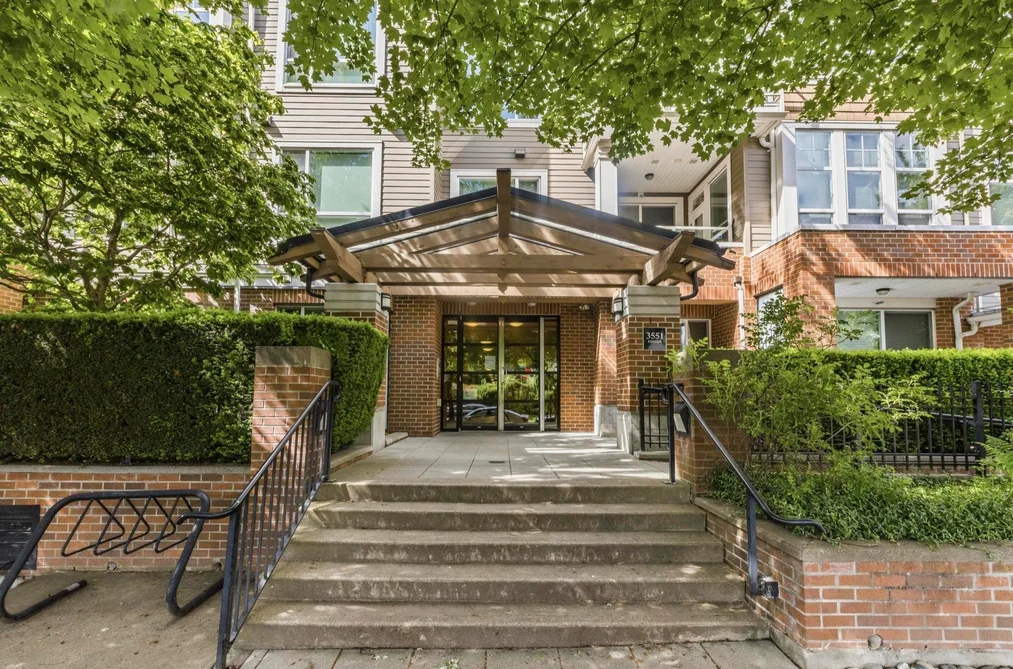 Condo for sale at 408 3551 Foster Avenue Vancouver British Columbia - MLS: R3153344