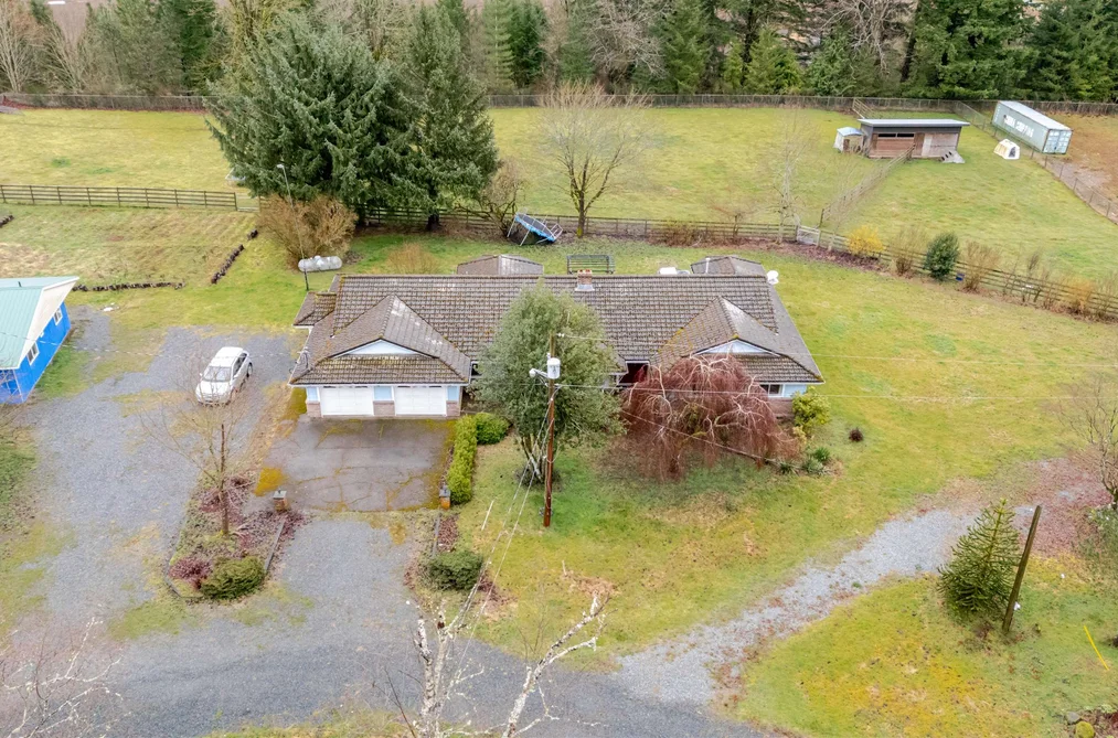 40895 HENDERSON ROAD, Columbia Valley BC V2R 4X5, Columbia Valley BC — Residential for Sale - Photo 4