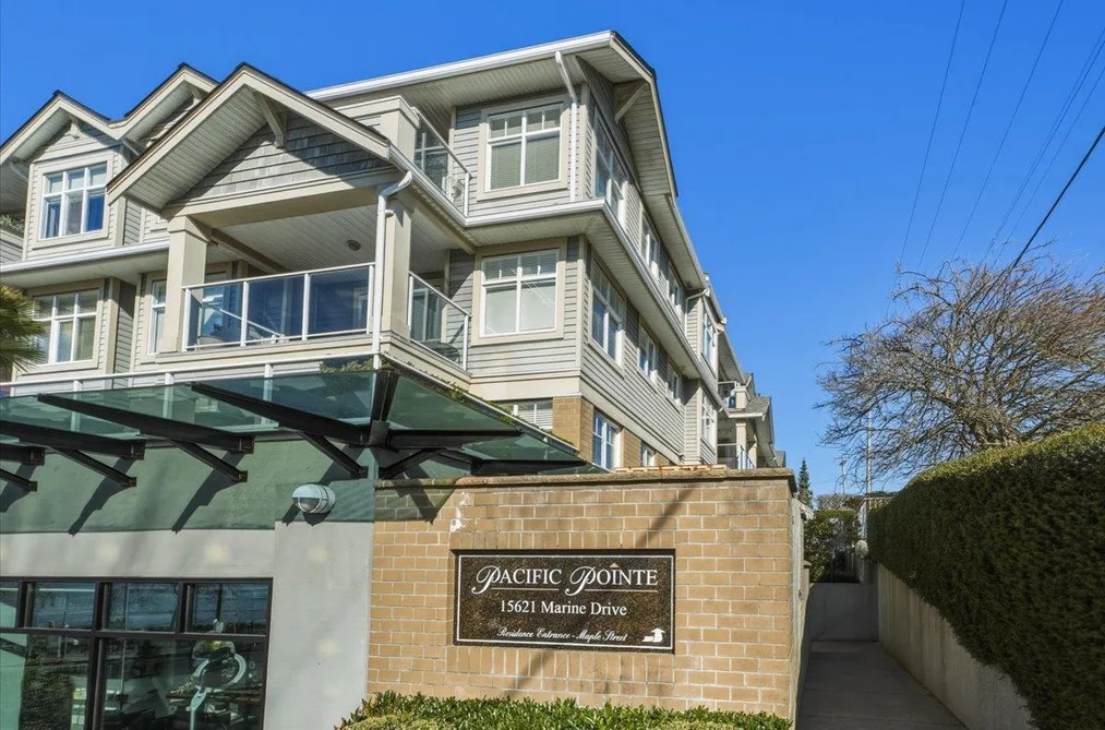 Condo for sale at 409 15621 Marine Drive White Rock British Columbia - MLS: R3113151