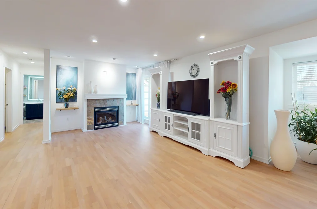 409 15621 MARINE DRIVE, White Rock BC V4B 1E1, White Rock BC — Residential for Sale - Photo 2