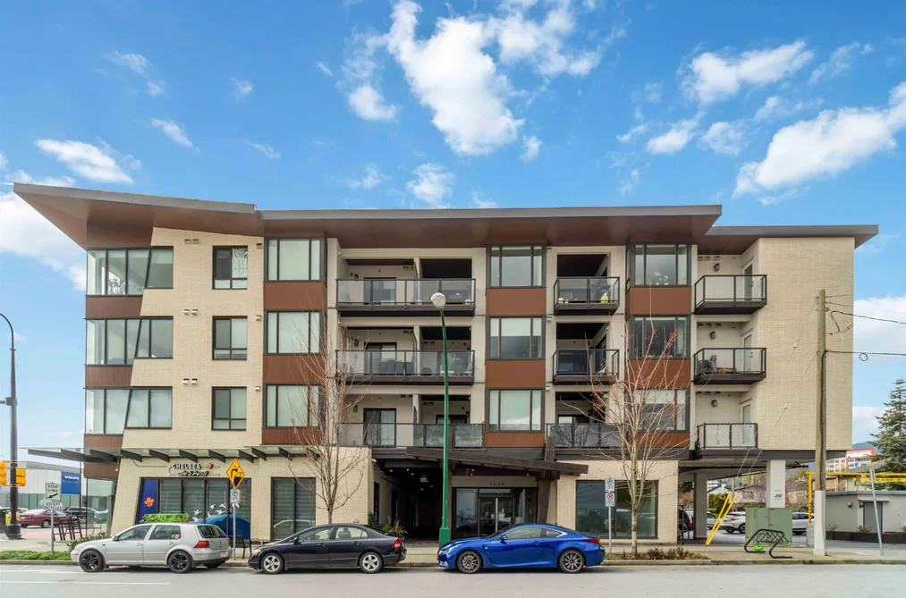 Condo for sale at 409 1633 Tatlow Avenue North Vancouver British Columbia - MLS: R3156206