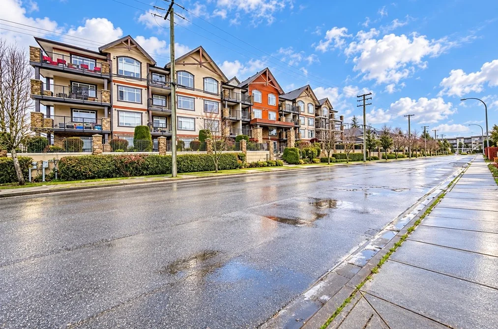 Condo for sale at 409 19939 55a Avenue Langley British Columbia - MLS: R3150384