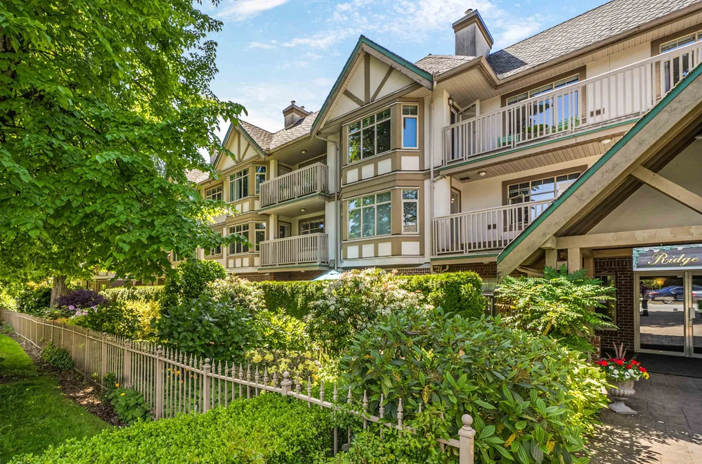 409 2059 CHESTERFIELD AVENUE, North Vancouver BC V7M 2P4, North Vancouver BC — Residential for Sale - Photo 2