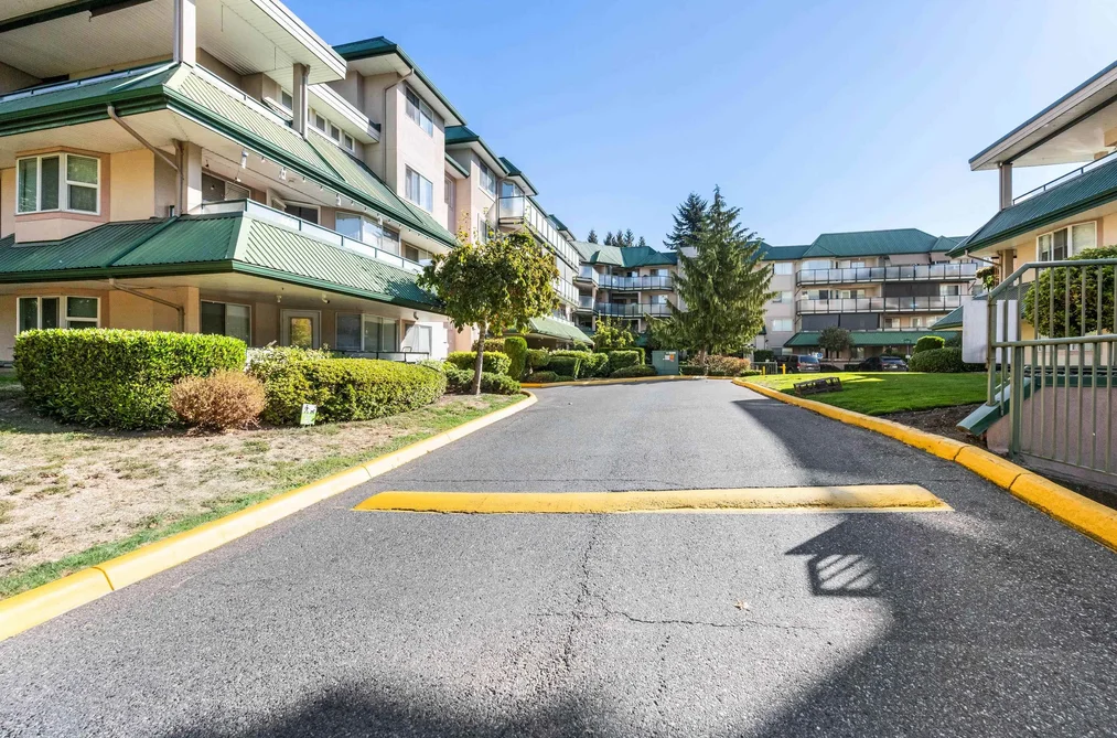 Condo for sale at 409 2962 Trethewey Street Abbotsford British Columbia - MLS: R3167883
