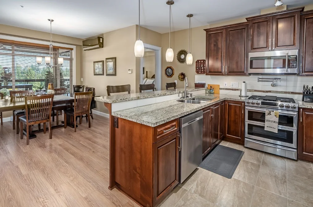 409 32445 SIMON AVENUE, Abbotsford BC V2T 5E3, Abbotsford BC — Residential for Sale - Photo 2