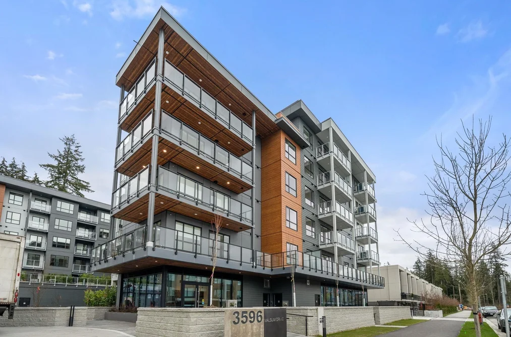 Condo for sale at 409 3596 Malsum Drive North Vancouver British Columbia - MLS: R3093530