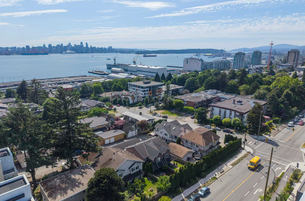 Property for sale at 409-411 417-419 E 3rd Street North Vancouver British Columbia - MLS: R3131368