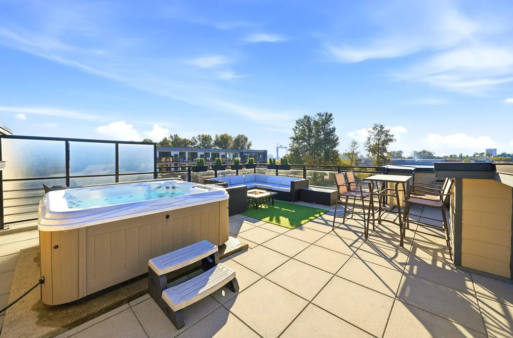 733 W 14th St Unit 409, North Vancouver, BC - MLS: R3174743