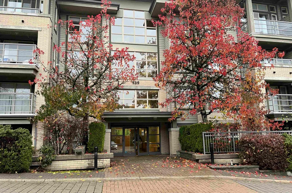 Condo for sale at 409 9319 University Crescent Burnaby British Columbia - MLS: R3077206