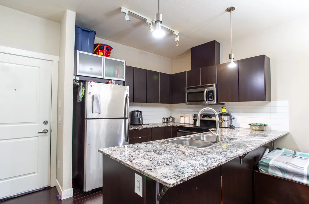 Condo for sale at 409 9655 King George Boulevard Surrey British Columbia - MLS: R3074141