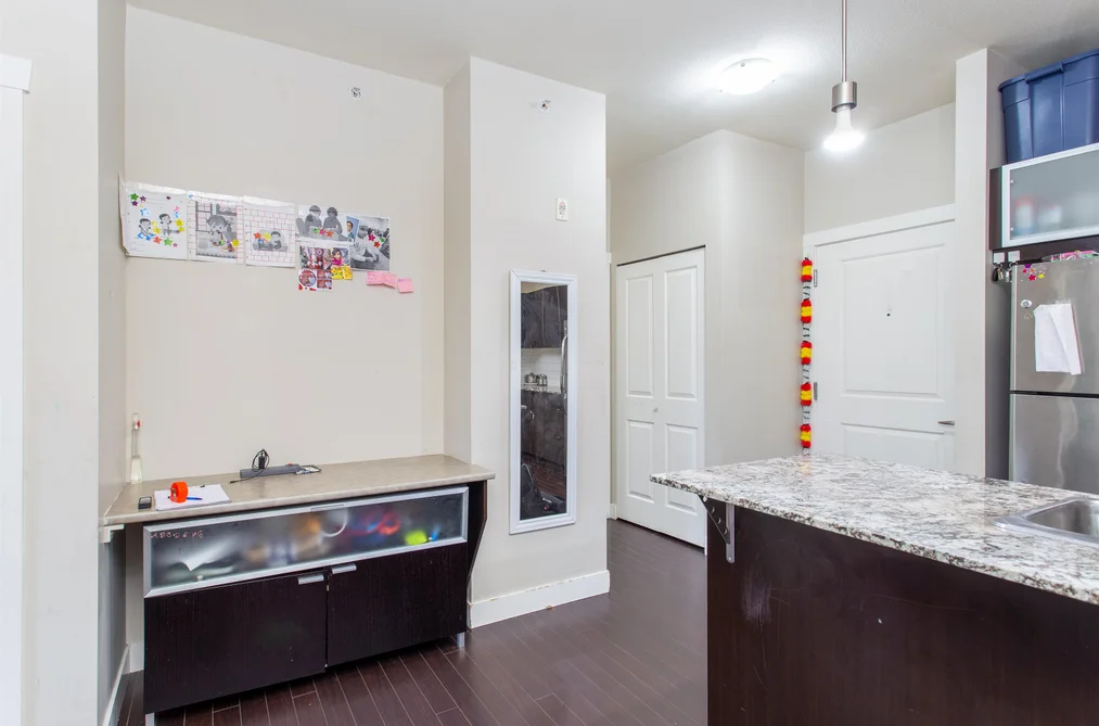 409 9655 KING GEORGE BOULEVARD, Surrey BC V3T 0C7, Surrey BC — Residential for Sale - Photo 4