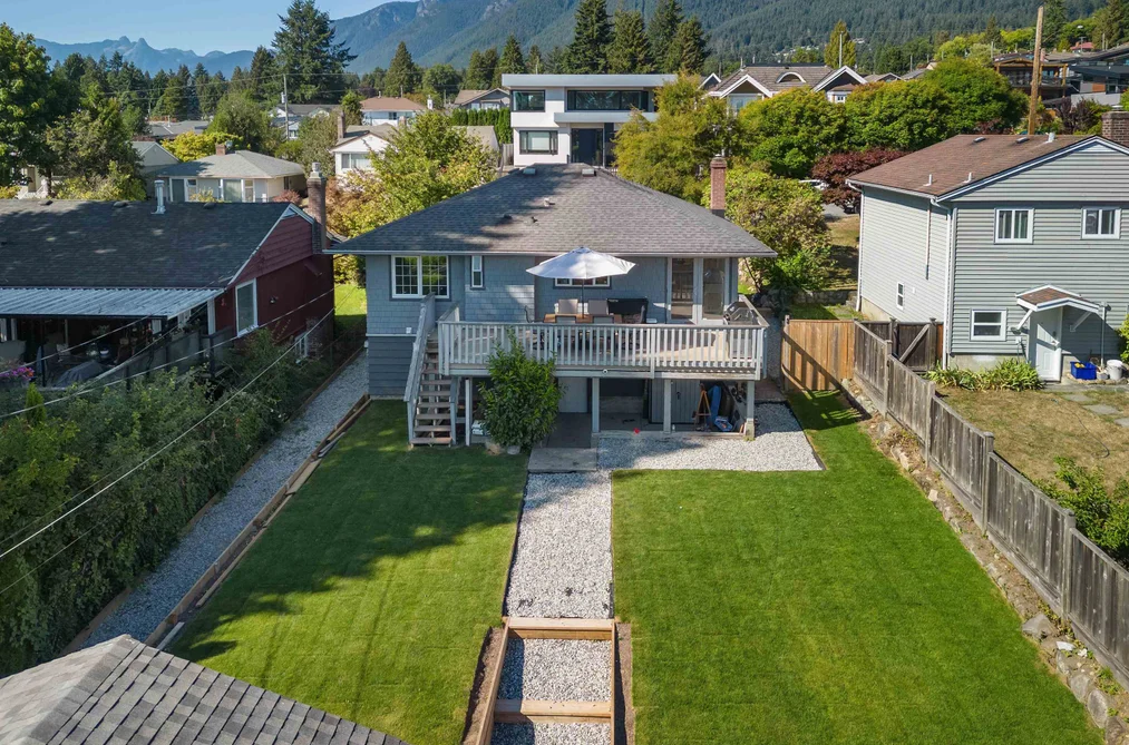 409 W 27TH STREET, North Vancouver BC V7N 2H7, North Vancouver BC — Residential for Sale - Photo 2