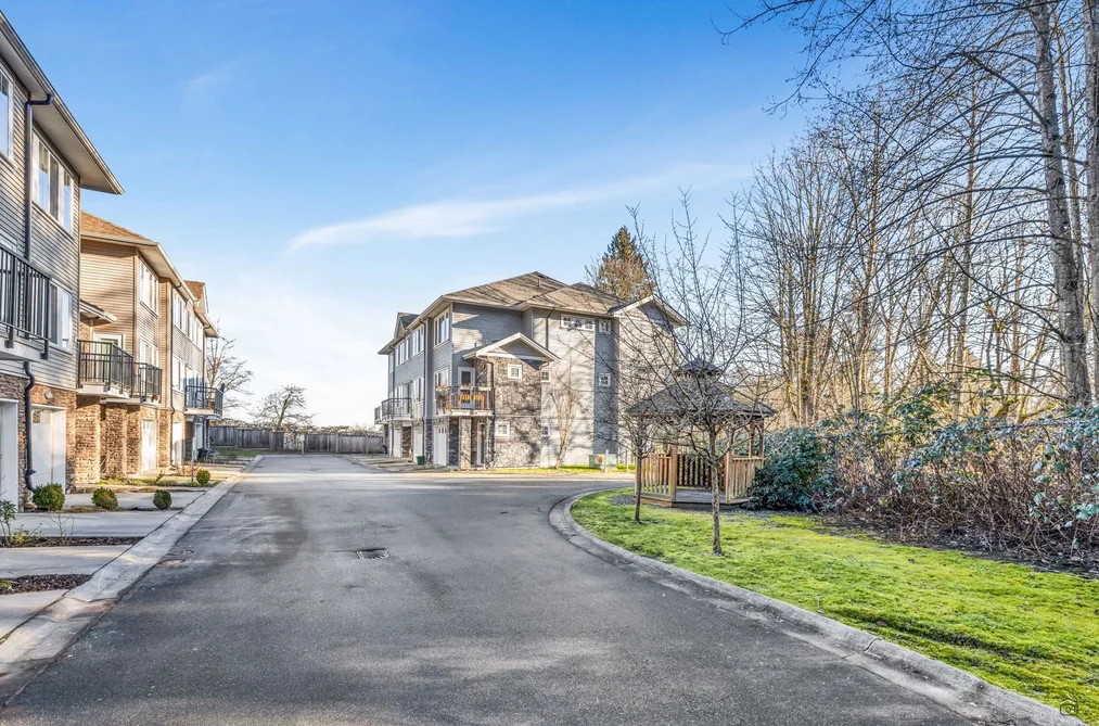 41 13864 HYLAND ROAD, Surrey BC V3W 2C3, Surrey BC — Residential for Sale - Photo 2