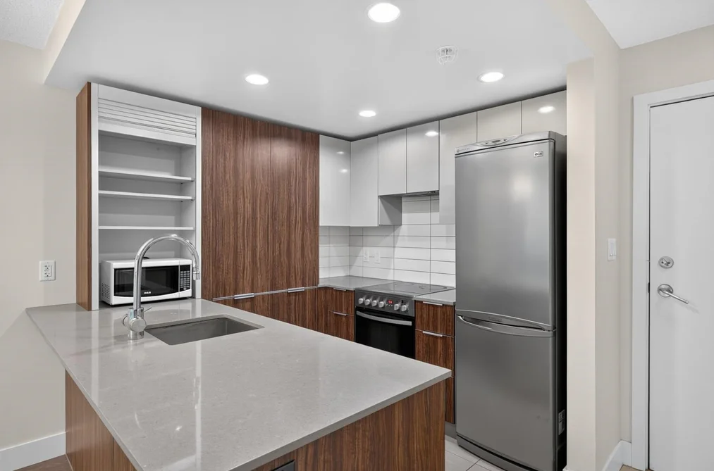 410 - 1088 Richards Street, Vancouver, BC - MLS: R3175912 - Photo 3 410 - 1088 Richards Street, Vancouver, BC - MLS: R3175912 - Photo 3