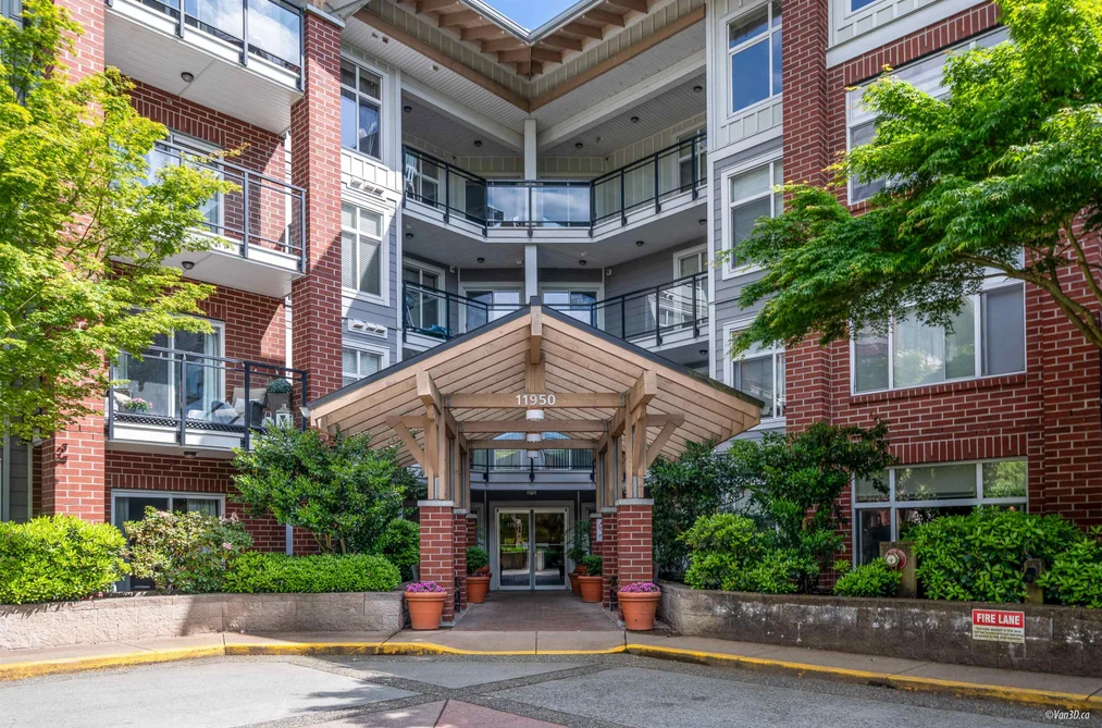 Condo for sale at 410 11950 Harris Road Pitt Meadows British Columbia - MLS: R3120653