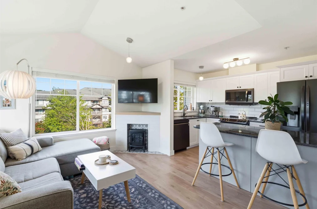 Condo for sale at 410 19340 65 Avenue Surrey British Columbia - MLS: R3145919