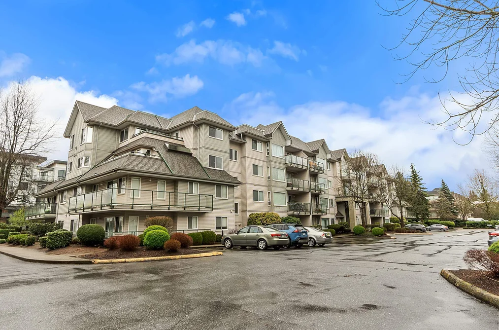 Condo for sale at 410 33688 King Road Abbotsford British Columbia - MLS: R3102633