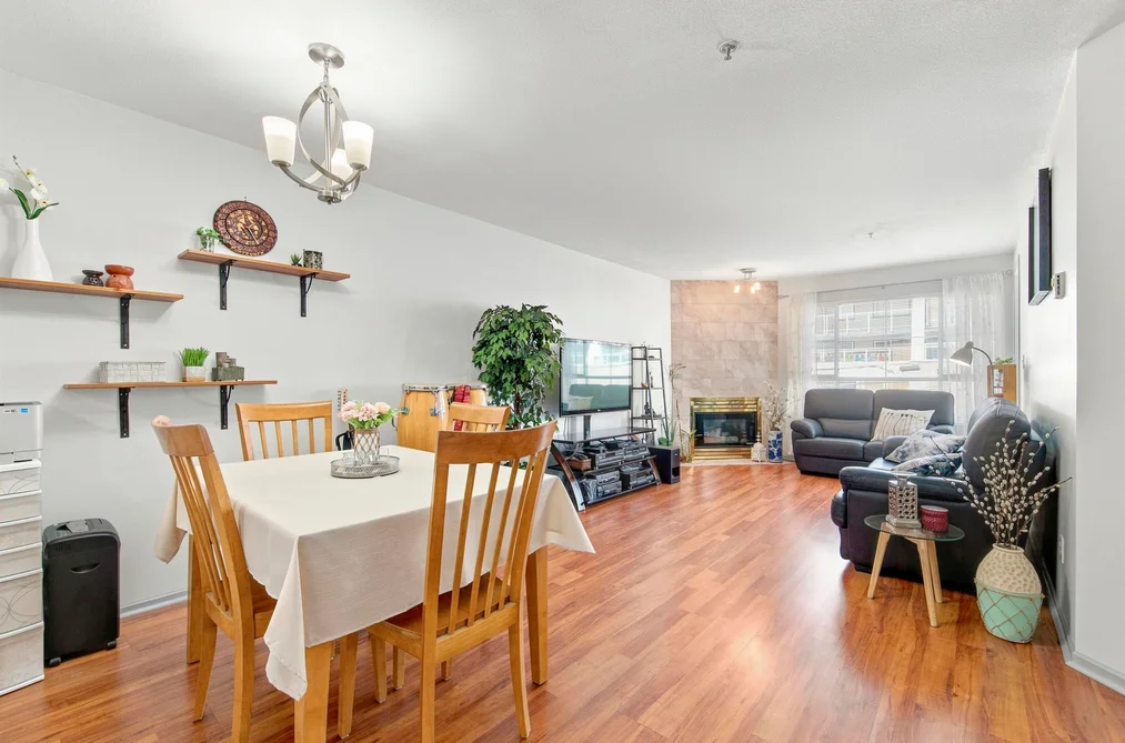 Condo for sale at 410 525 Agnes Street New Westminster British Columbia - MLS: R3157207