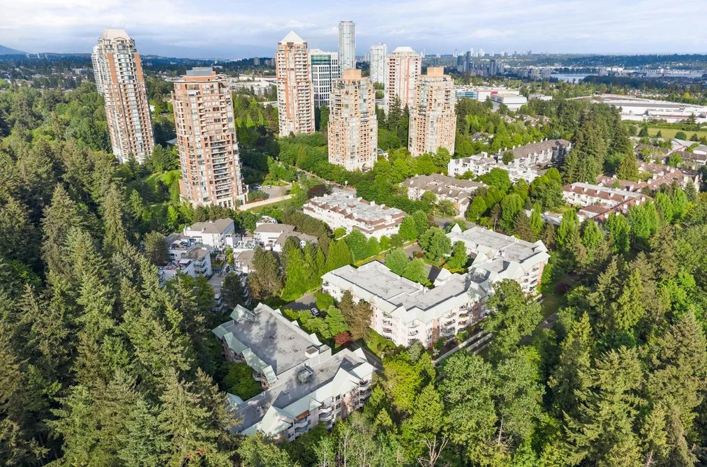 Condo for sale at 410 6737 Station Hill Court Burnaby British Columbia - MLS: R3128489