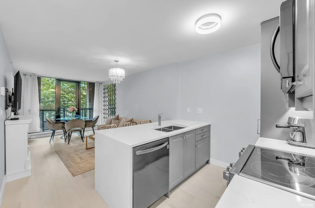 410 909 MAINLAND STREET, Vancouver BC V6B 1S3, Vancouver BC — Residential for Sale - Photo 2