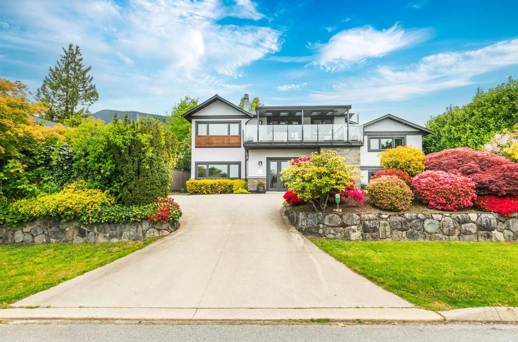 House for sale at 4106 Canterbury Crescent North Vancouver British Columbia - MLS: R3111446