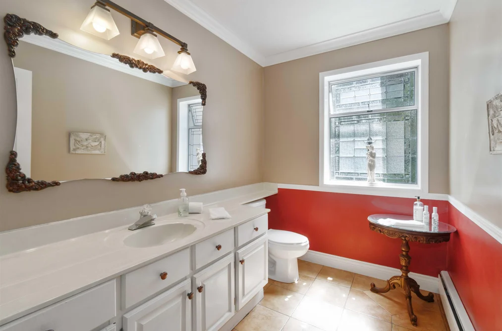 4106 Staulo Crescent, Vancouver, BC - House for Sale - Photo 11 of 40 4106 Staulo Crescent, Vancouver, BC - House for Sale - Photo 11 of 40
