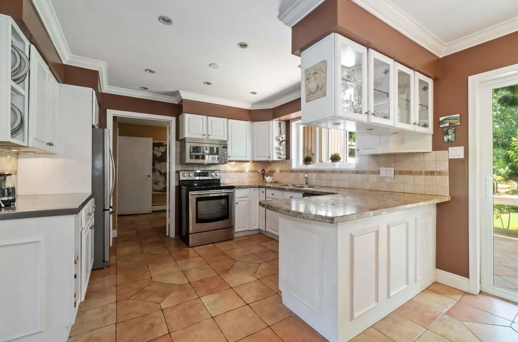 4106 Staulo Crescent, Vancouver, BC - House for Sale - Photo 17 of 40 4106 Staulo Crescent, Vancouver, BC - House for Sale - Photo 17 of 40