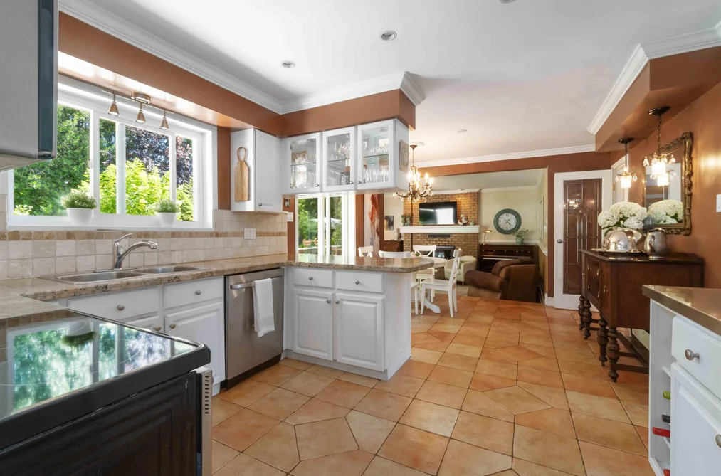 4106 Staulo Crescent, Vancouver, BC - House for Sale - Photo 20 of 40 4106 Staulo Crescent, Vancouver, BC - House for Sale - Photo 20 of 40