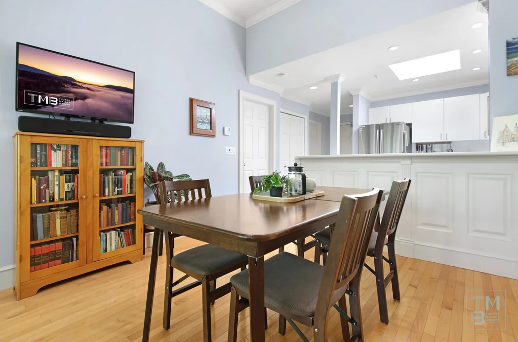 411 128 W 8TH STREET, North Vancouver BC V7M 3M1, North Vancouver BC — Residential for Sale — Photo 12 of 37