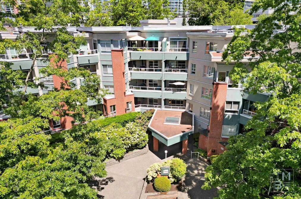 411 128 W 8TH STREET, North Vancouver BC V7M 3M1, North Vancouver BC — Residential for Sale - Photo 2