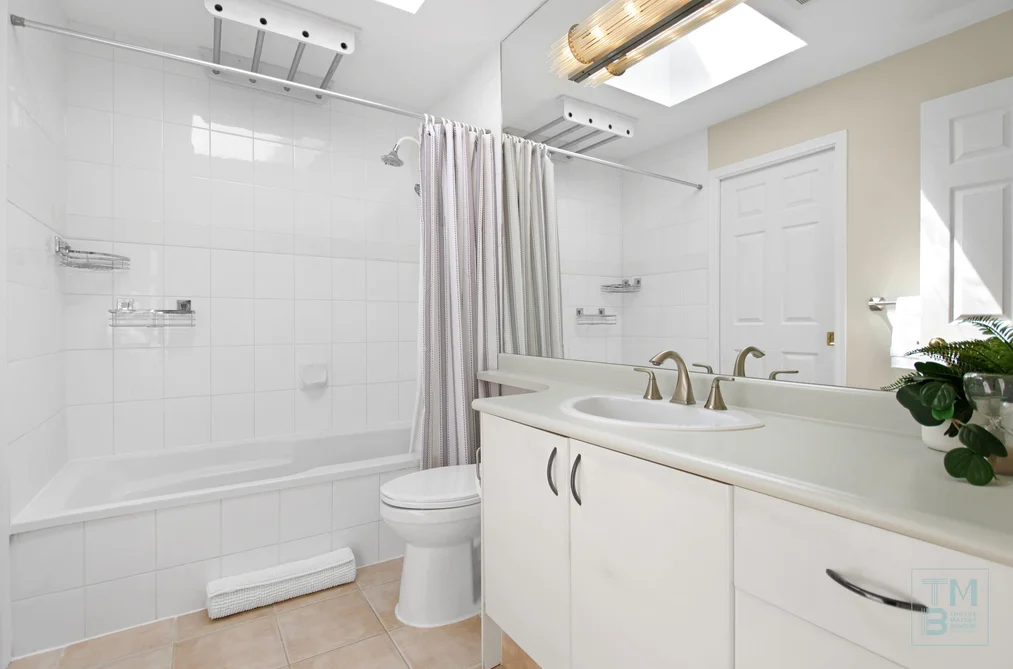 411 128 W 8TH STREET, North Vancouver BC V7M 3M1, North Vancouver BC — Residential for Sale — Photo 25 of 37