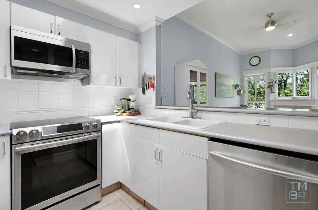 411 128 W 8TH STREET, North Vancouver BC V7M 3M1, North Vancouver BC — Residential for Sale — Photo 8 of 37