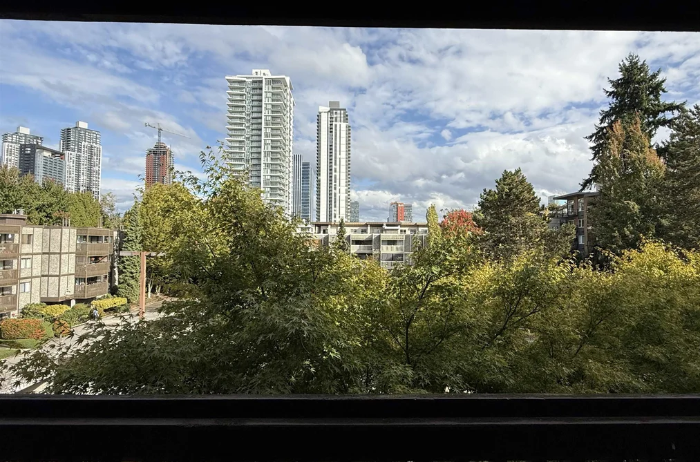 Condo for sale at 411 13501 96 Avenue Surrey British Columbia - MLS: R3086600