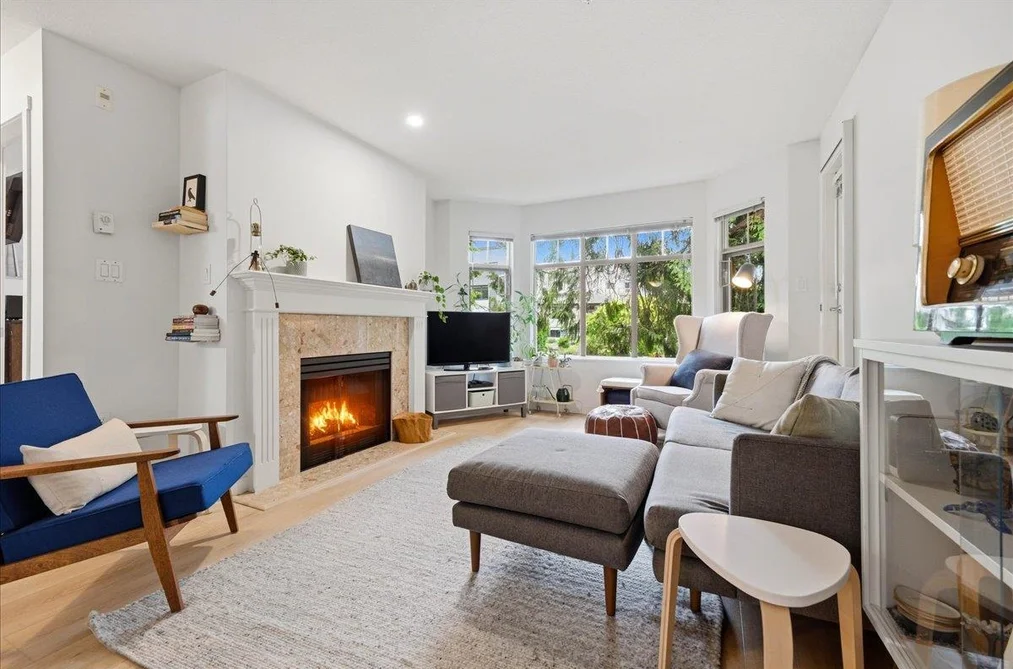 Condo for sale at 411 2059 Chesterfield Avenue North Vancouver British Columbia - MLS: R3133388
