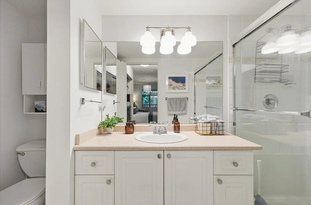 411 2059 CHESTERFIELD AVENUE, North Vancouver BC V7M 2P4, North Vancouver BC — Residential for Sale — Photo 19 of 33