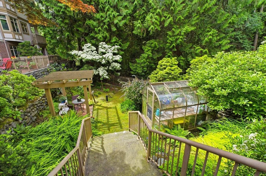411 2059 CHESTERFIELD AVENUE, North Vancouver BC V7M 2P4, North Vancouver BC — Residential for Sale — Photo 32 of 33