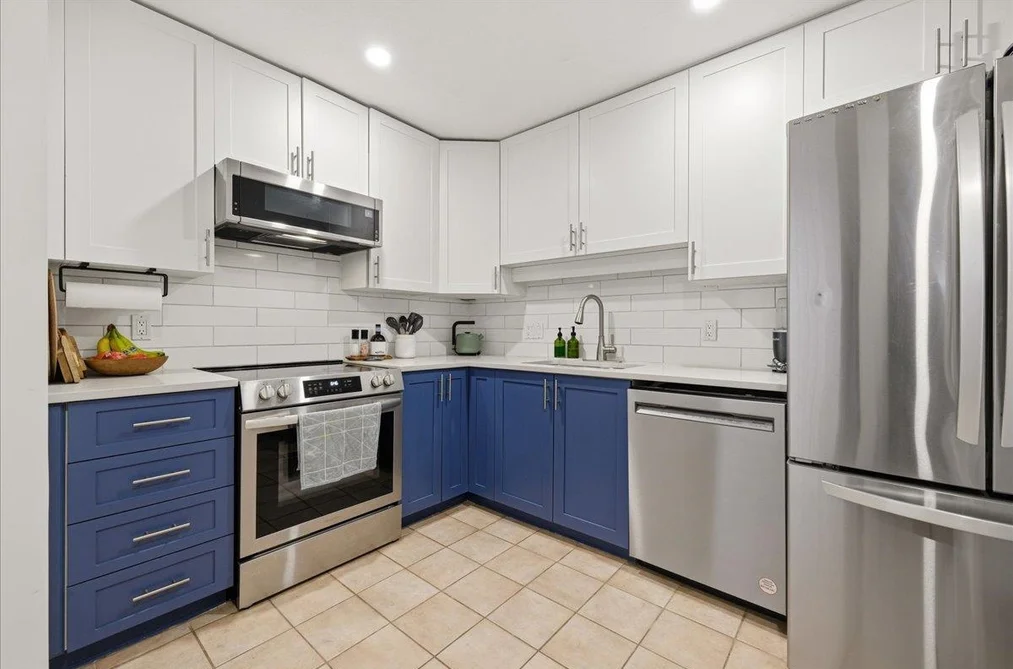 411 2059 CHESTERFIELD AVENUE, North Vancouver BC V7M 2P4, North Vancouver BC — Residential for Sale — Photo 6 of 33