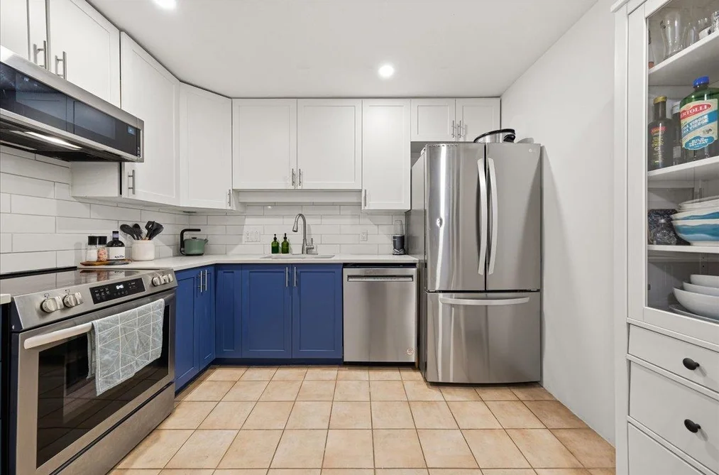 411 2059 CHESTERFIELD AVENUE, North Vancouver BC V7M 2P4, North Vancouver BC — Residential for Sale — Photo 7 of 33