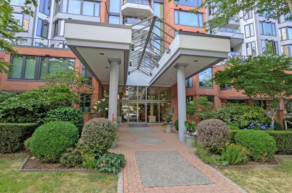Condo for sale at 411 2201 Pine Street Vancouver British Columbia - MLS: R3150141